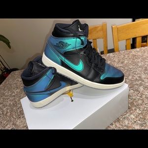 Women’s Nike Hightop Air Jordan’s - Size 8.5